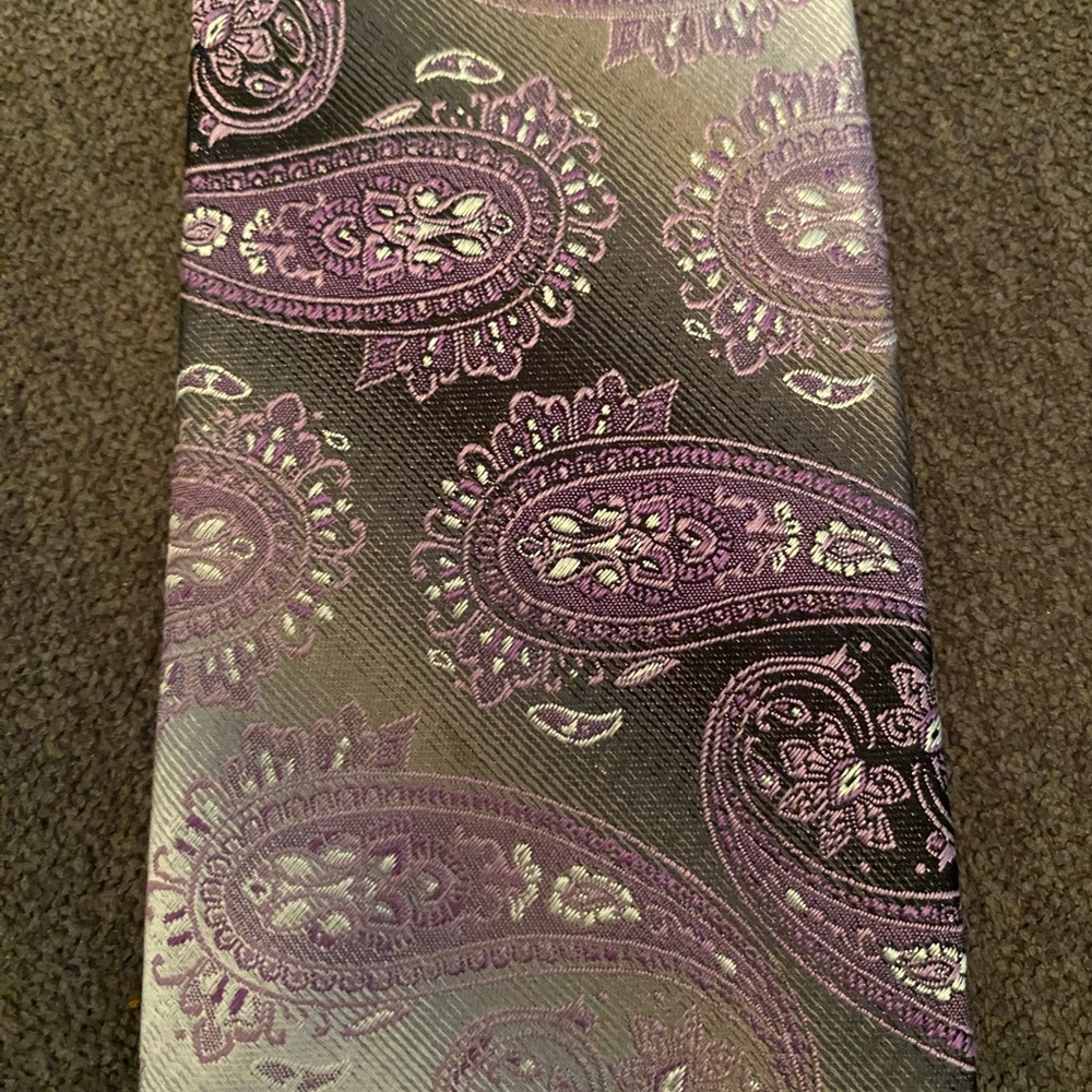 Men’s Purple Paisley Silk Tie